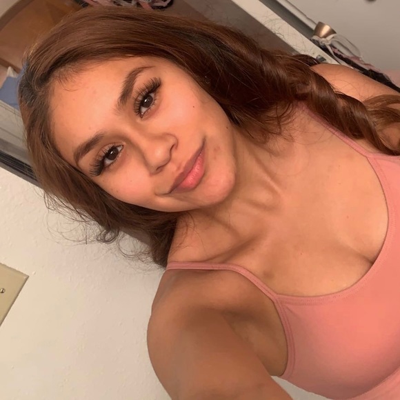 Meet your Posher, Kayla - Picture 1 of 1